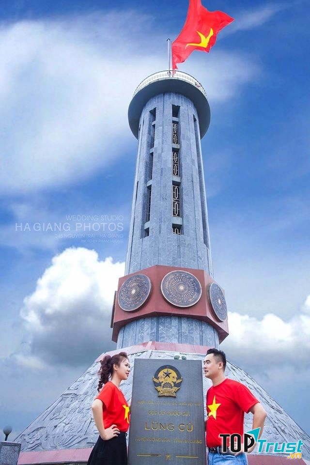 Cột cờ Lũng Cú - cực bắc Tổ Quốc