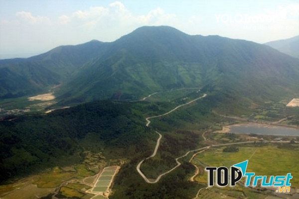 Đèo Ngang được mệnh danh là con đèo đẹp và thơ mộng nhất nước ta.