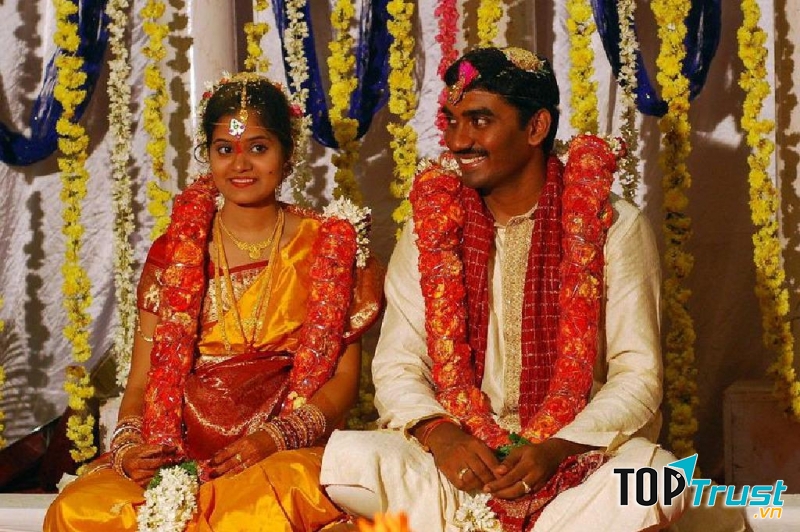 Các cô dâu theo đạo Hindu sẽ đeo chiếc nhẫn cưới vào ngón chân của mình.