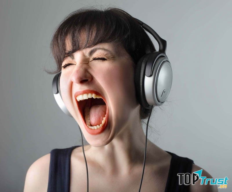 Đeo tai nghe quá nhiều