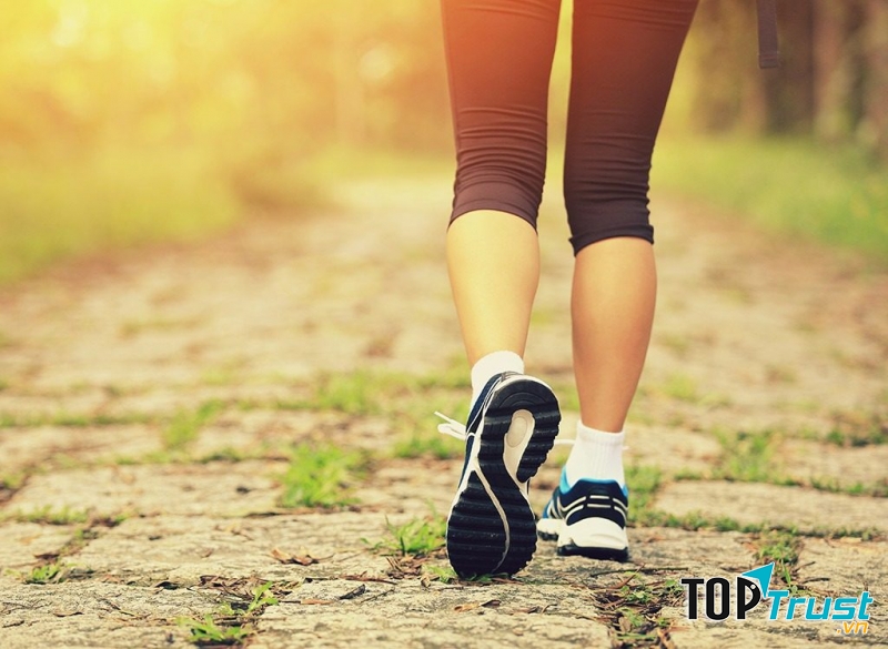 Bạn có thể đốt cháy đến 255 calo/giờ nhờ đi bộ chậm