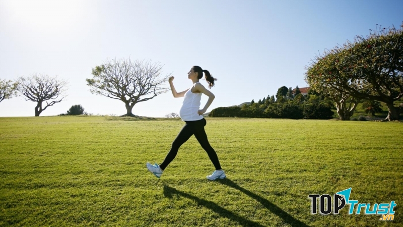 Đi dạo và hít thở không khí trong lành tốt cho hoạt động tim mạch