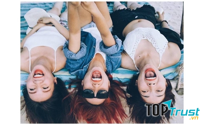 Đi du lịch cùng đứa bạn thân