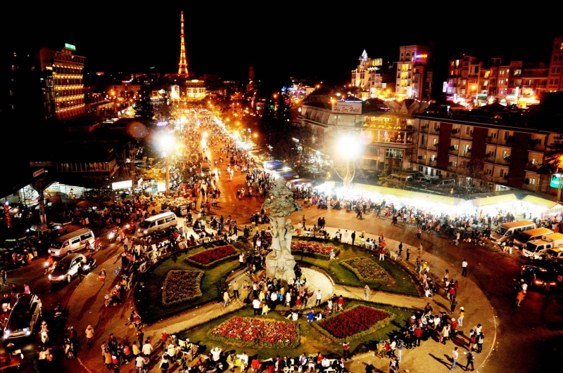 Đi du lịch vào mùa cao điểm sẽ có nhiều cái lợi nhưng cũng lắm điểm trừ (Nguồn: Sưu tầm)