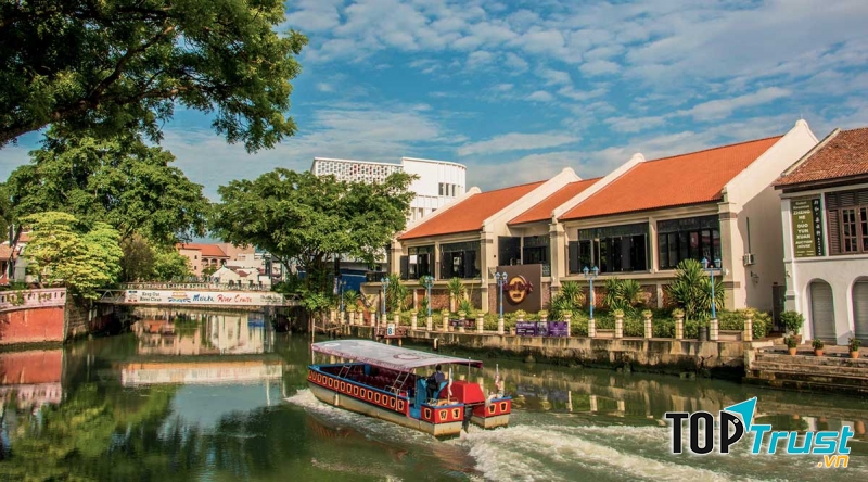 Du thuyền trên sông Melaka