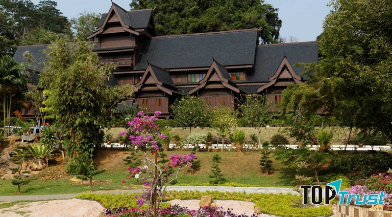 Cung điện vương quốc Sultanate Palace