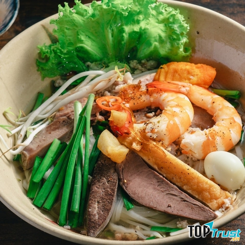 Dì Năm Sadec - Hủ Tiếu & Bánh Tằm