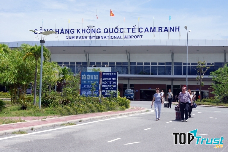 Sân bay Cam Ranh