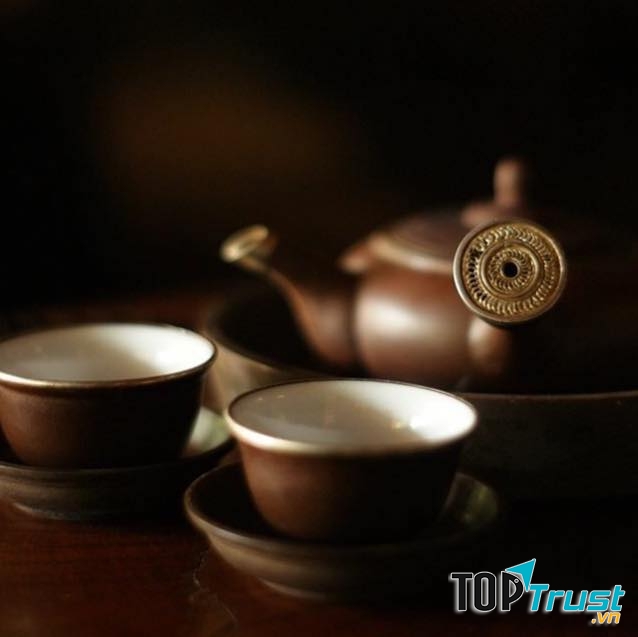 Di Nhiên Trà Thất là một trong những quán trà nổi tiếng nhất tại thành phố Huế