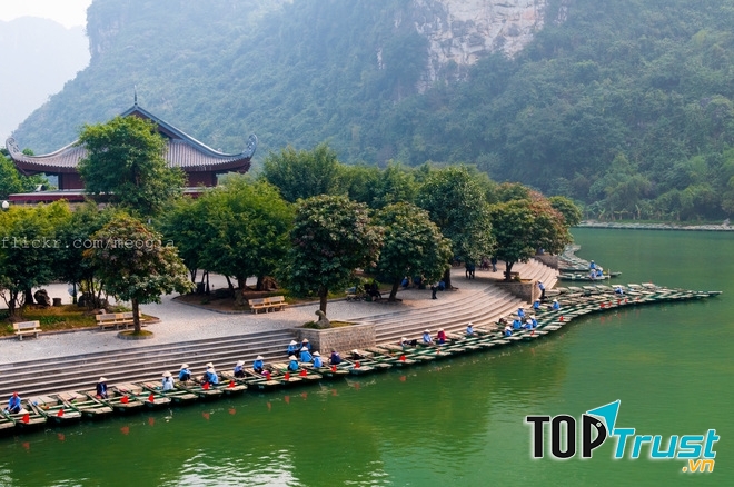 Di sản Văn hóa và Thiên nhiên thế giới Tràng An - di sản hỗn hợp đầu tiên tại Việt Nam