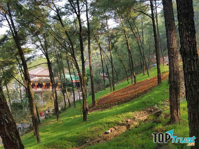 Chùa Hang được ví như một Đà Lạt thu nhỏ