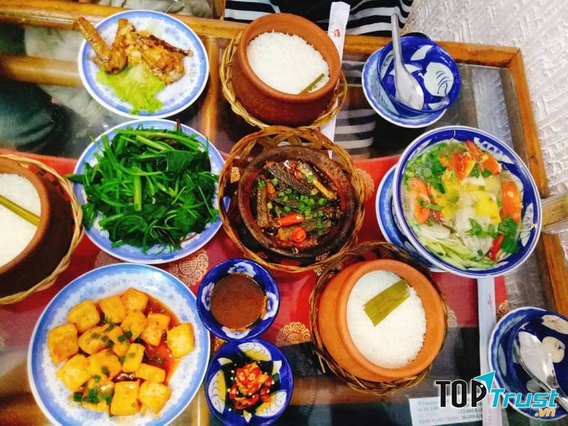 Cơm niêu Như Ngọc