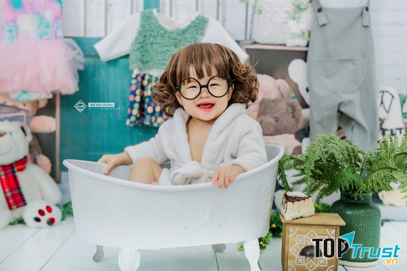 Bee Kid studio là nơi cung cấp dịch vụ chụp ảnh cho bé