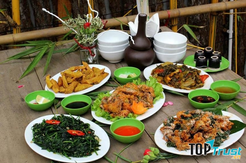 Không cần lên Tây Bắc mà vẫn ăn ngon đặc sản Tây Bắc.