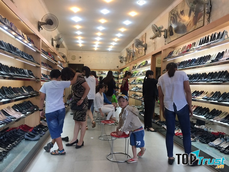 Xác định đối tương khách hàng bạn hướng tới để tìm địa điểm bán hàng