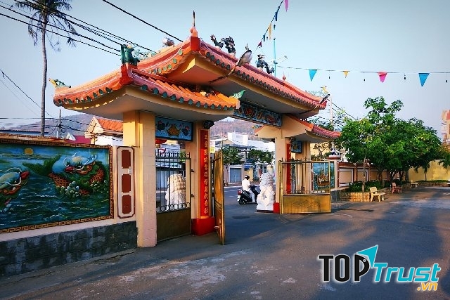 Khu di tích Đình Thắng Tam