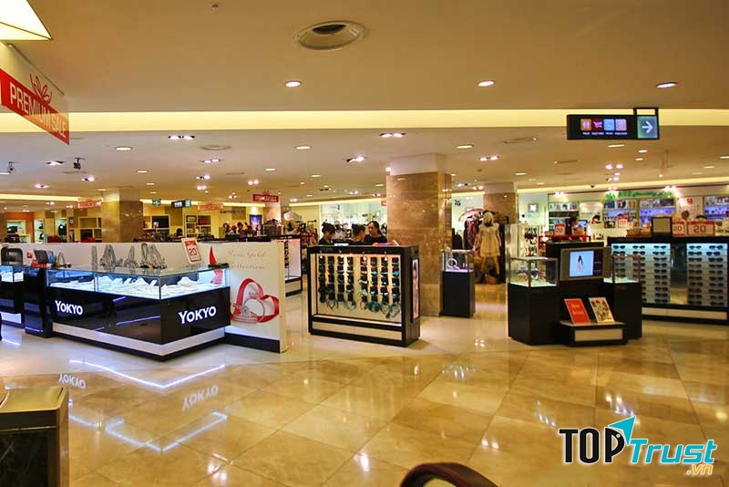 Trung tâm thương mại Diamond Plaza