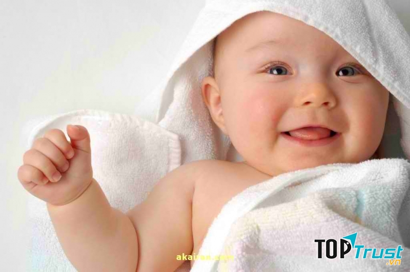 Tắm bé Bảo Nam đưa lại cho ba mẹ sự an tâm