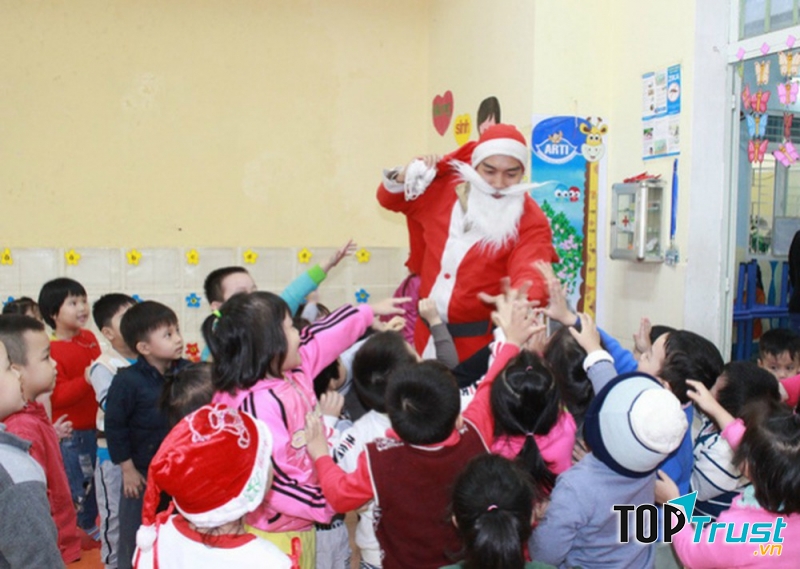 Dịch vụ giao quà Ông già Noel - sShip