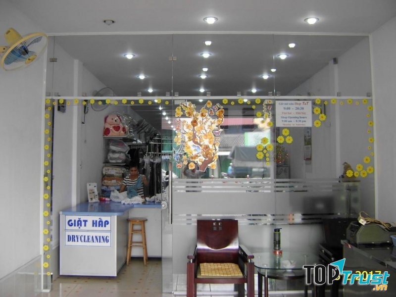 Tiệm giặt ủi Thỏ Trắng
