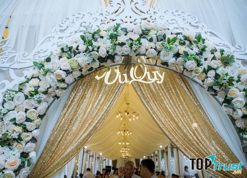 Dịch vụ trang trí tiệc cưới Bảy Mẫn