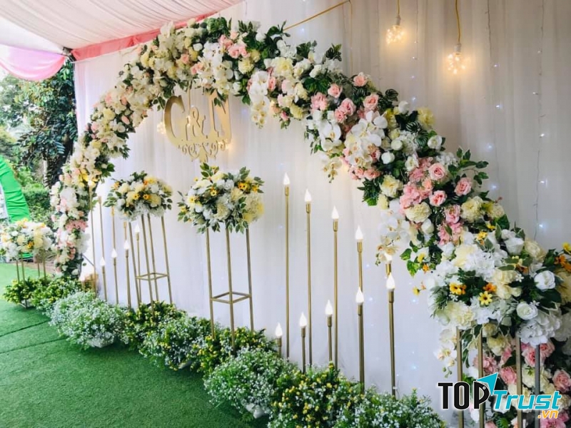 Dịch vụ trang trí tiệc cưới cô Hoàng