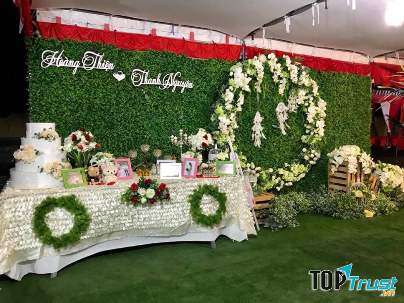 Dịch vụ trang trí tiệc cưới cô Hoàng