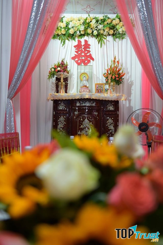 Dịch vụ trang trí tiệc cưới cô Hoàng