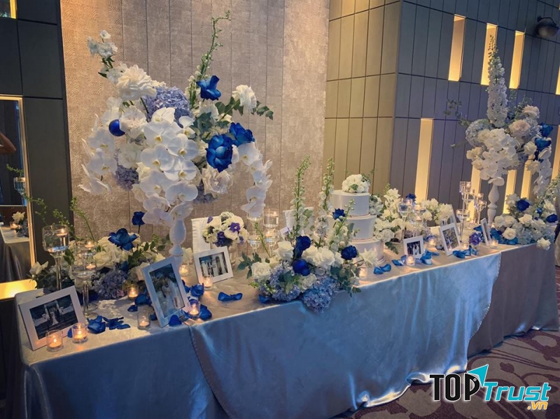 Dịch vụ trang trí tiệc cưới Jam Jar Flowers