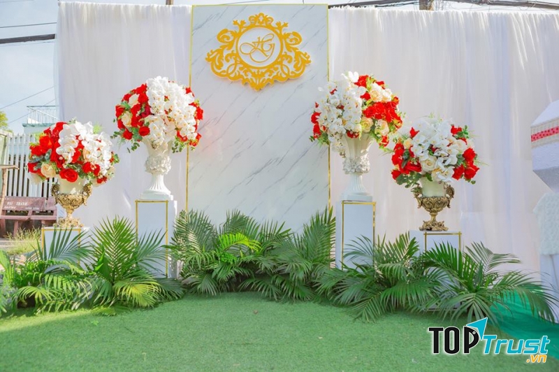 Dịch vụ trang trí tiệc cưới Nhàn Huỳnh