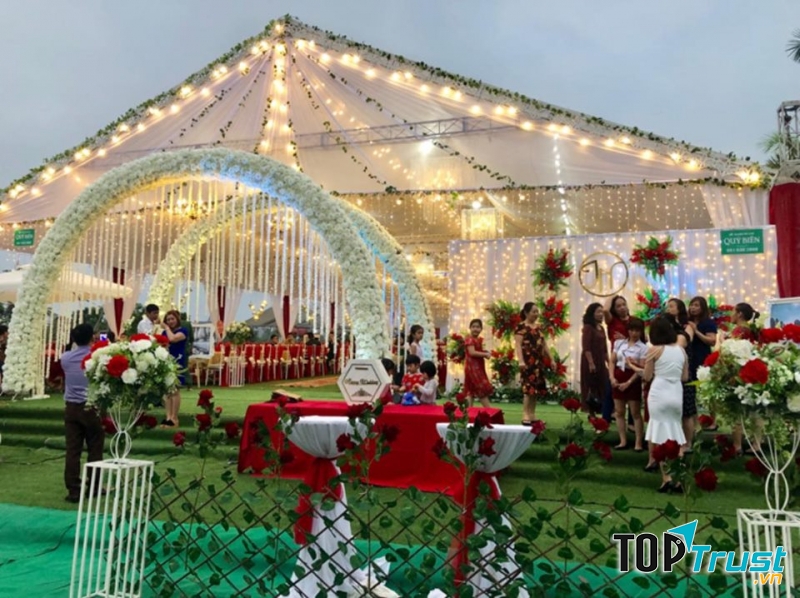 Dịch vụ trang trí tiệc cưới - Rạp đẹp Quý Biên