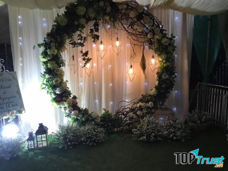 Dịch vụ trang trí tiệc cưới Tony Hậu Event