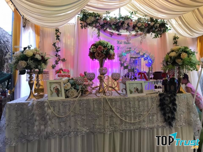 Dịch vụ trang trí tiệc cưới Tony Hậu Event