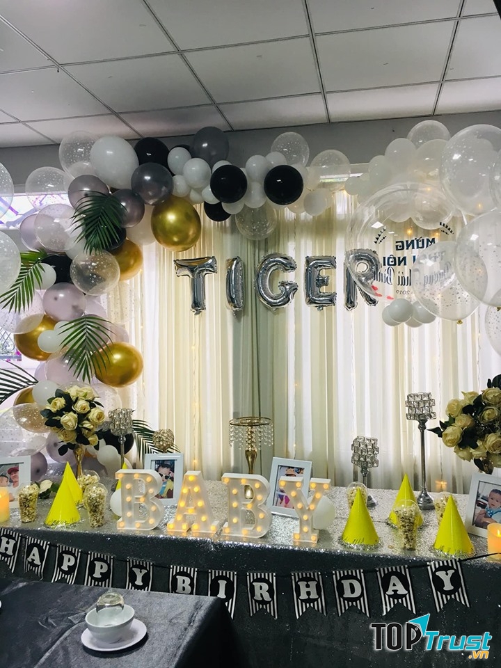 Đức Balloons trang trí tiệc cực kì đẹp, các đồ phụ kiện sinh nhật rất bắt mắt