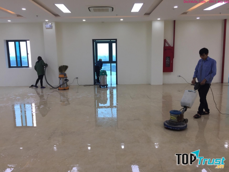Dịch vụ vệ sinh văn phòng Hoàng Gia