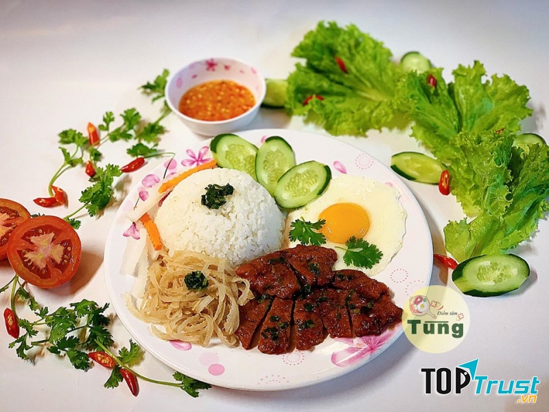 Điểm tâm Tùng