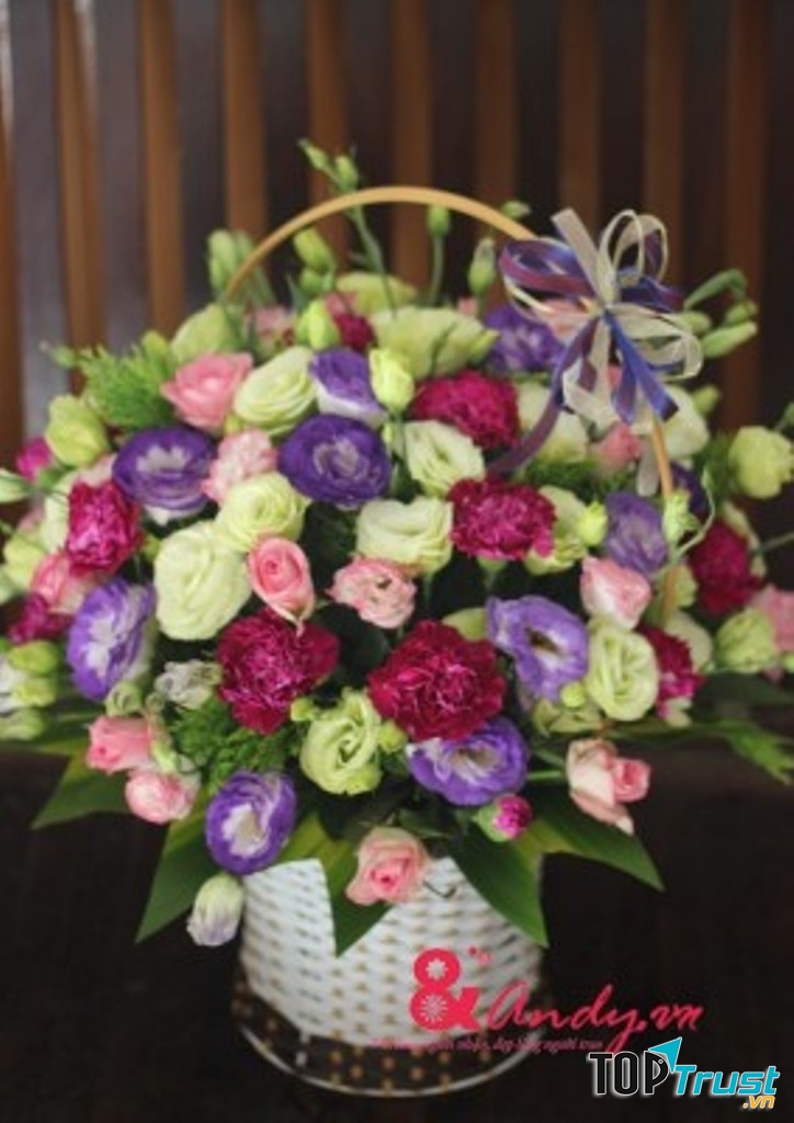 Mãi là tình yêu có giá khoảng 700.000 đồng