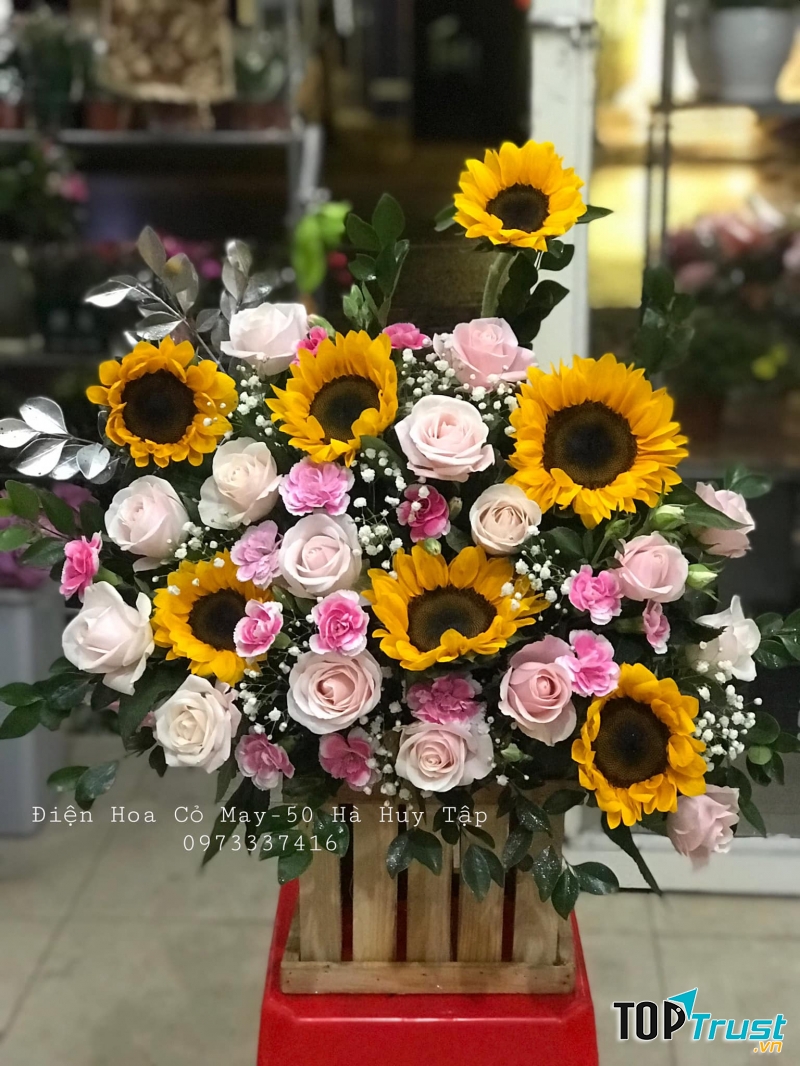 Điện Hoa Cỏ May