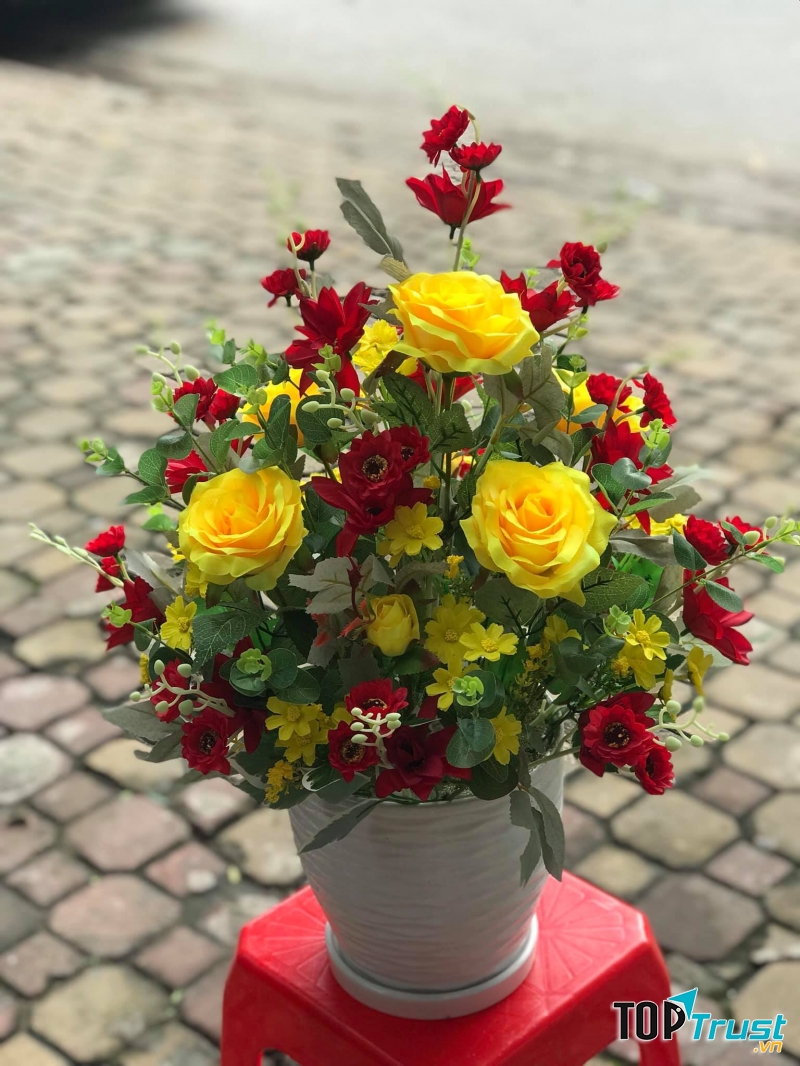 Điện Hoa Cỏ May