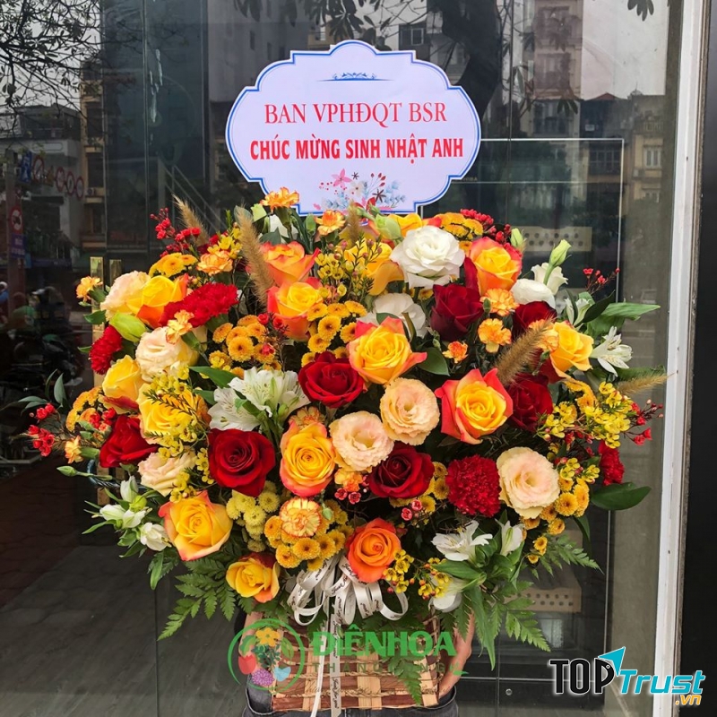 Bó hoa hồng sinh nhật độc đáo này giá 1.170.000 đồng.