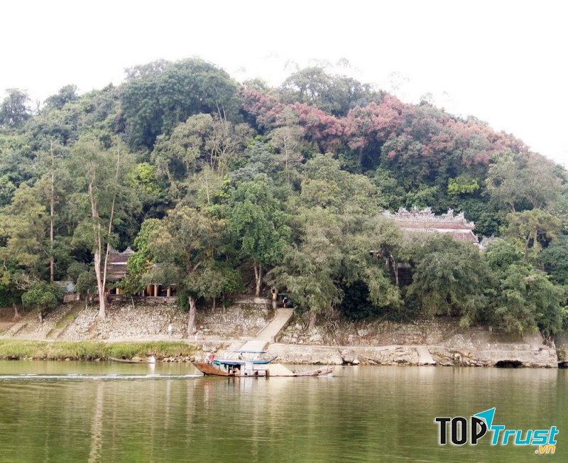 Điện Hòn Chén