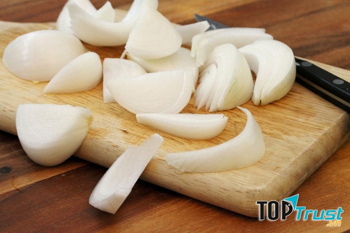 Gián rất sợ mùi từ hành tây