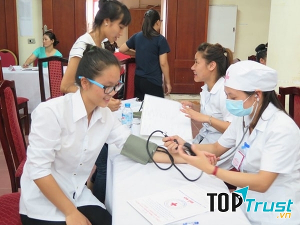 Bạn phải đảm bảo một sức khỏe ổn định nếu muốn đến sinh sống, học tập tại một đất nước xa lạ