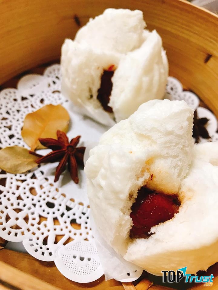Bánh được trang trí xinh xẻo, bắt mắt