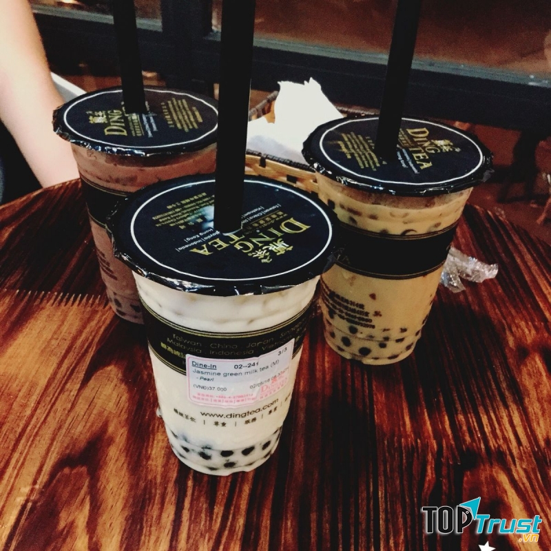 Ly trà sữa khá to với mức giá dễ chịu