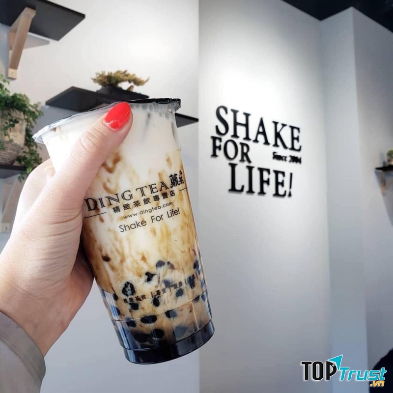 Trà sữa trân châu đường đen của Dingtea