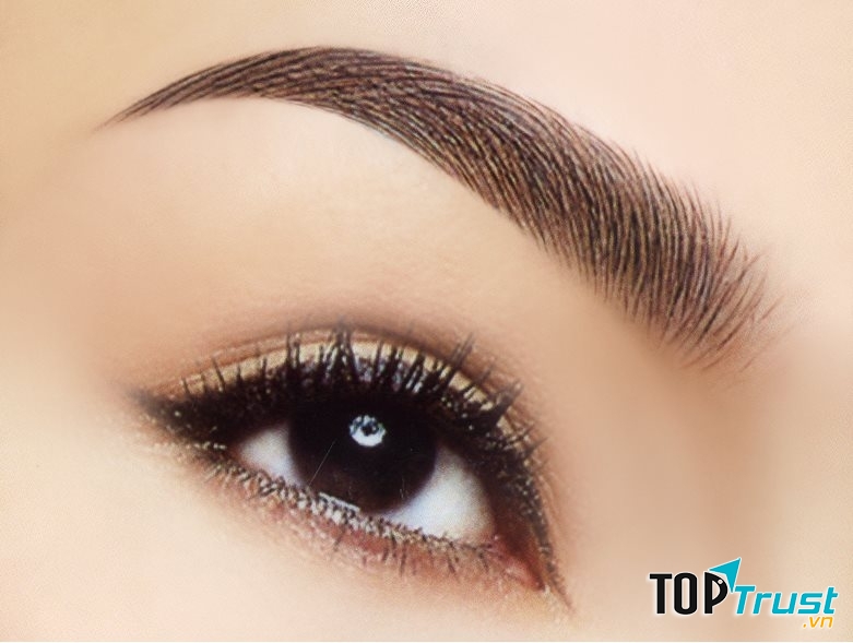 Son dưỡng có thể thay thế mascara mày