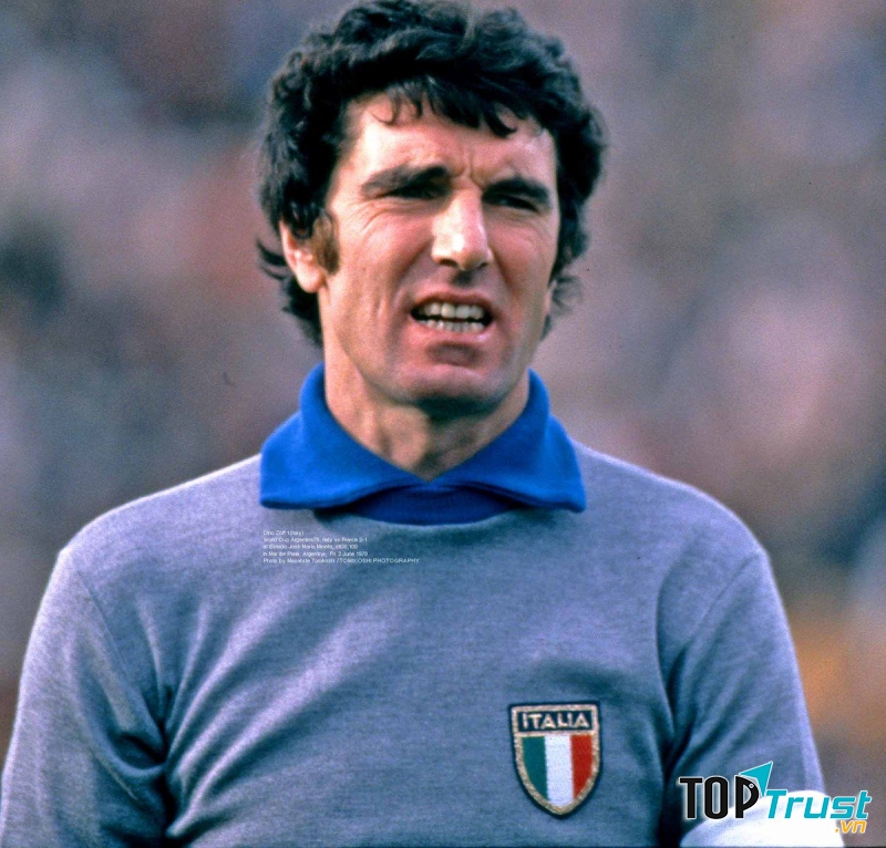 Thủ môn huyền thoại Dino Zoff