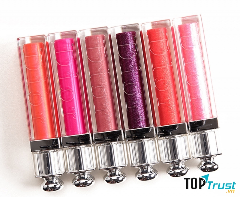 Thiết kế bắt mắt của son Dior.