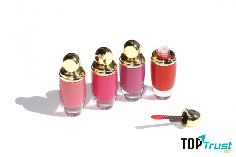 Dòng son kem lì mới nhất của Dior với thiết kế sang trọng, cuốn hút